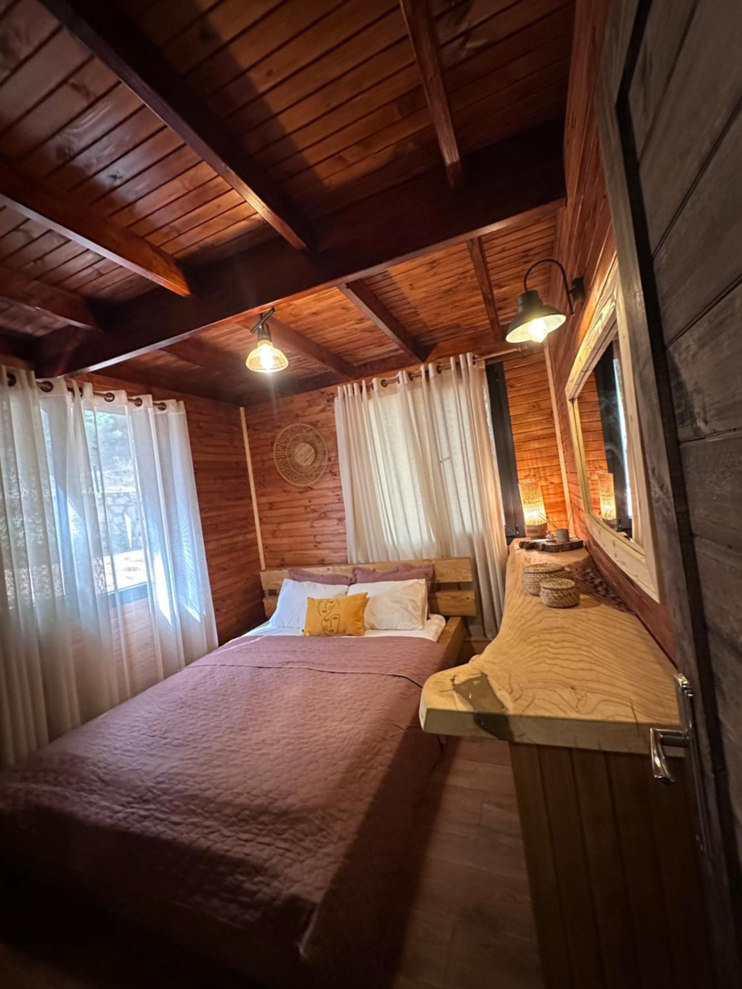 Panurlawoodenhouse Oezel Havuz& Sauna Mavi Екстериор снимка